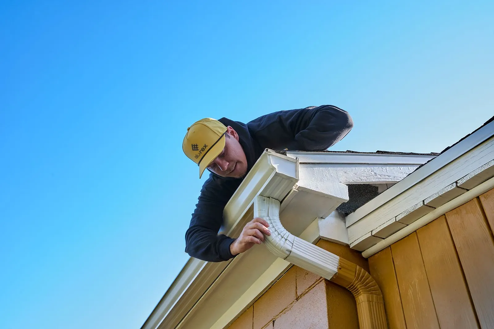 Seamless eavestrough install — Custom Aluminum Eavestrough, Moose Jaw, SK